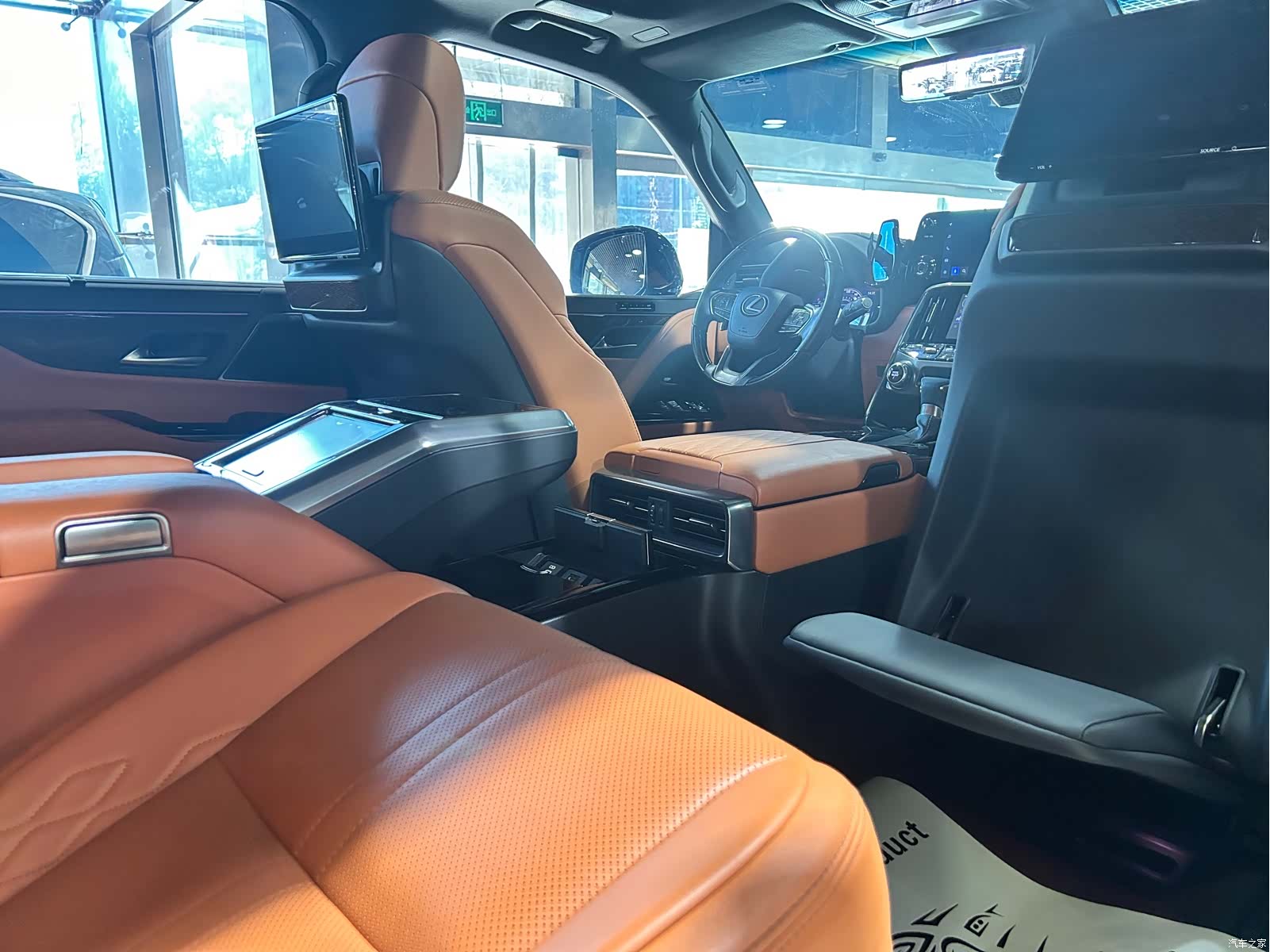 Lexus LX, 2026 4