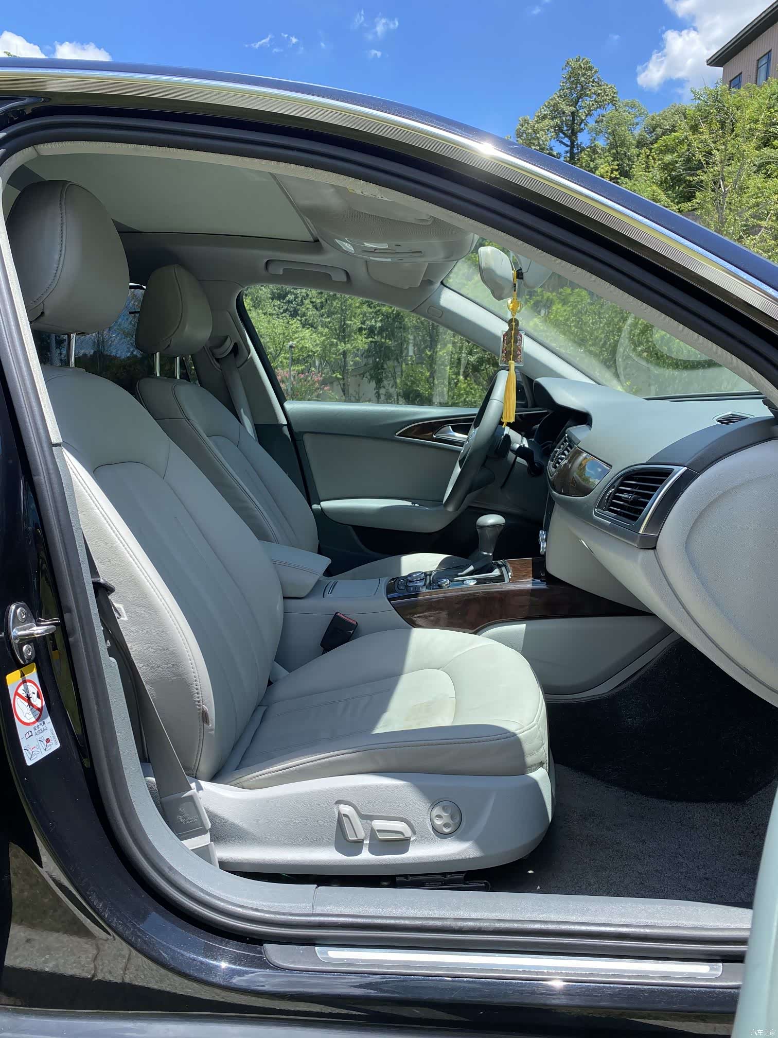 Audi A6L, 2014 10