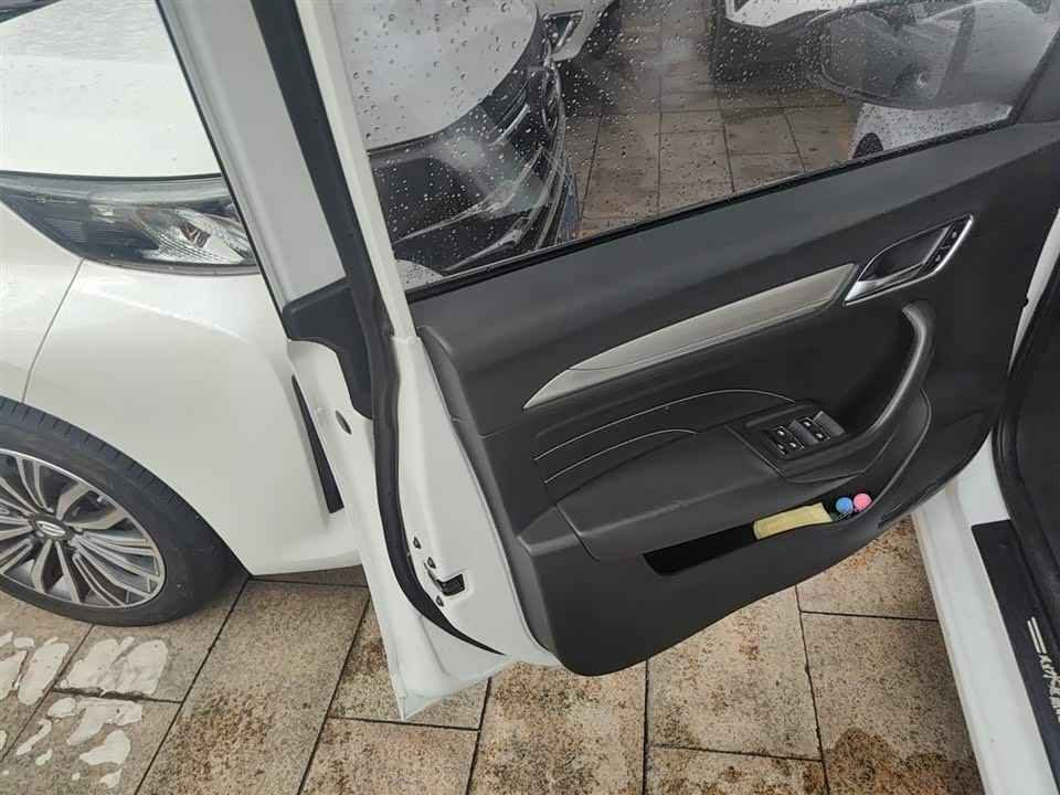 Roewe i6 Roewe i6