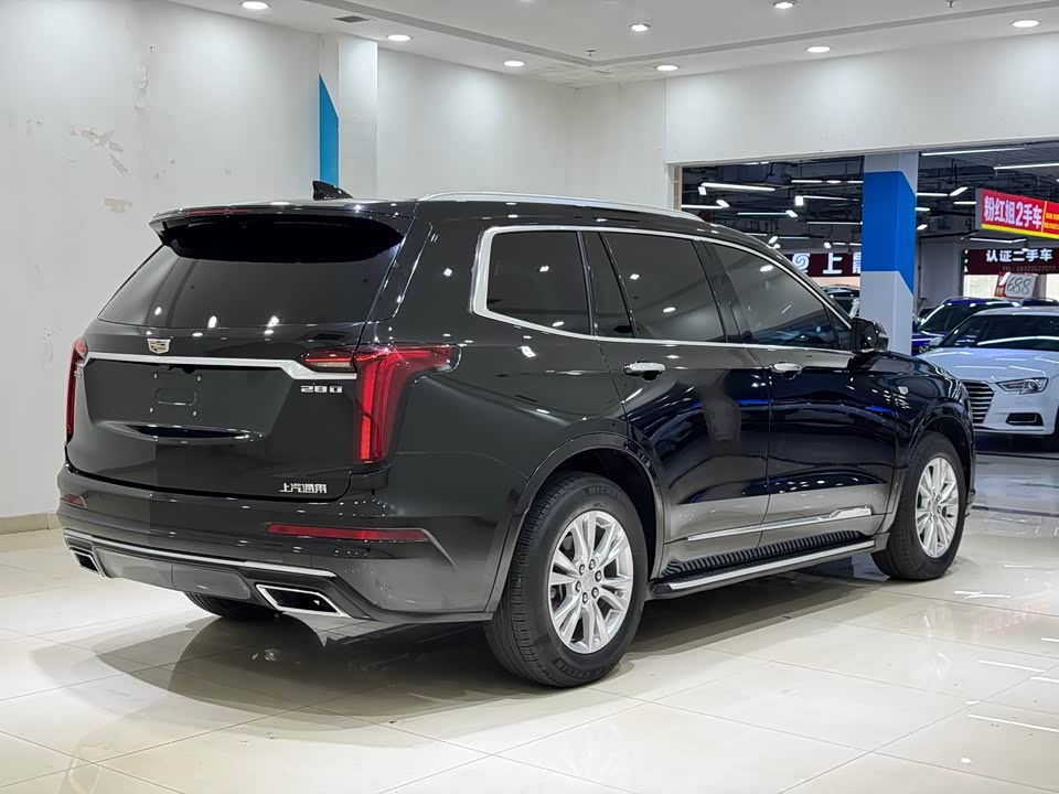 Cadillac XT6