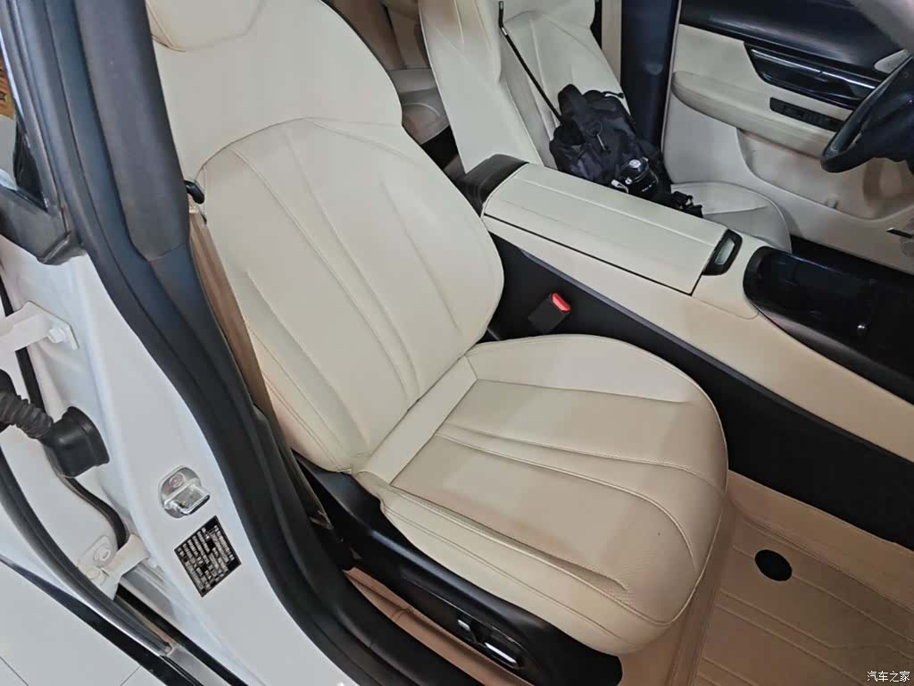 Xpeng P7, 2021 25