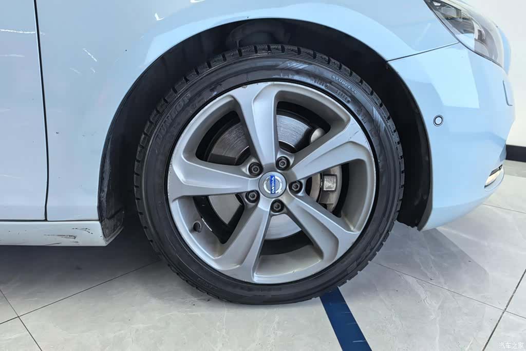 Volvo V40, 2014 6