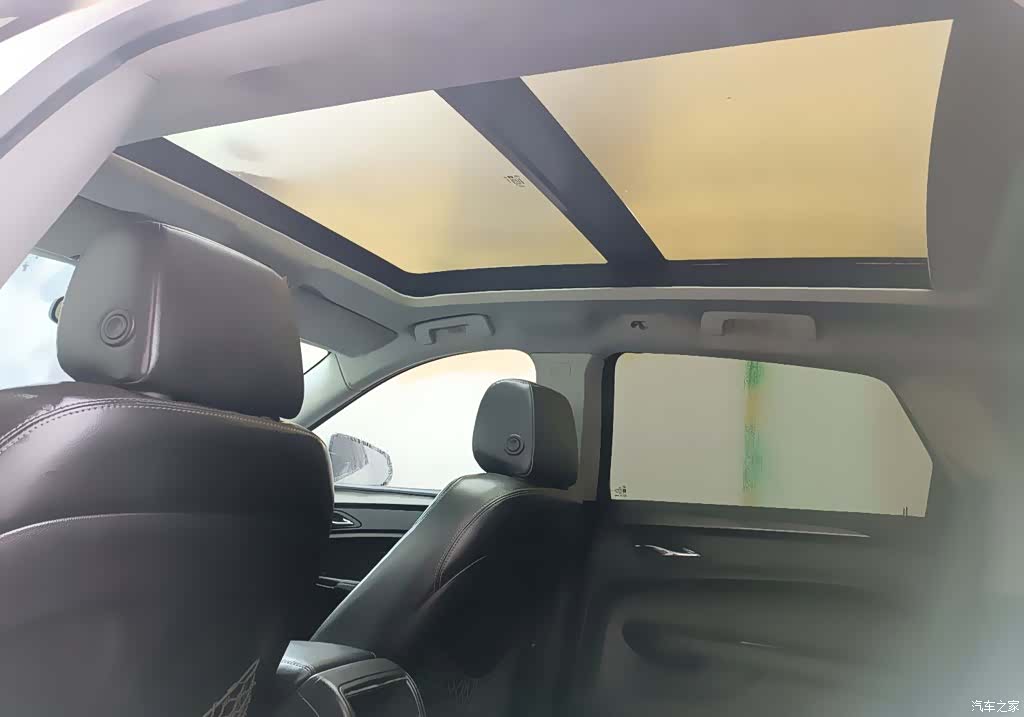 Cadillac SRX, 2013 15