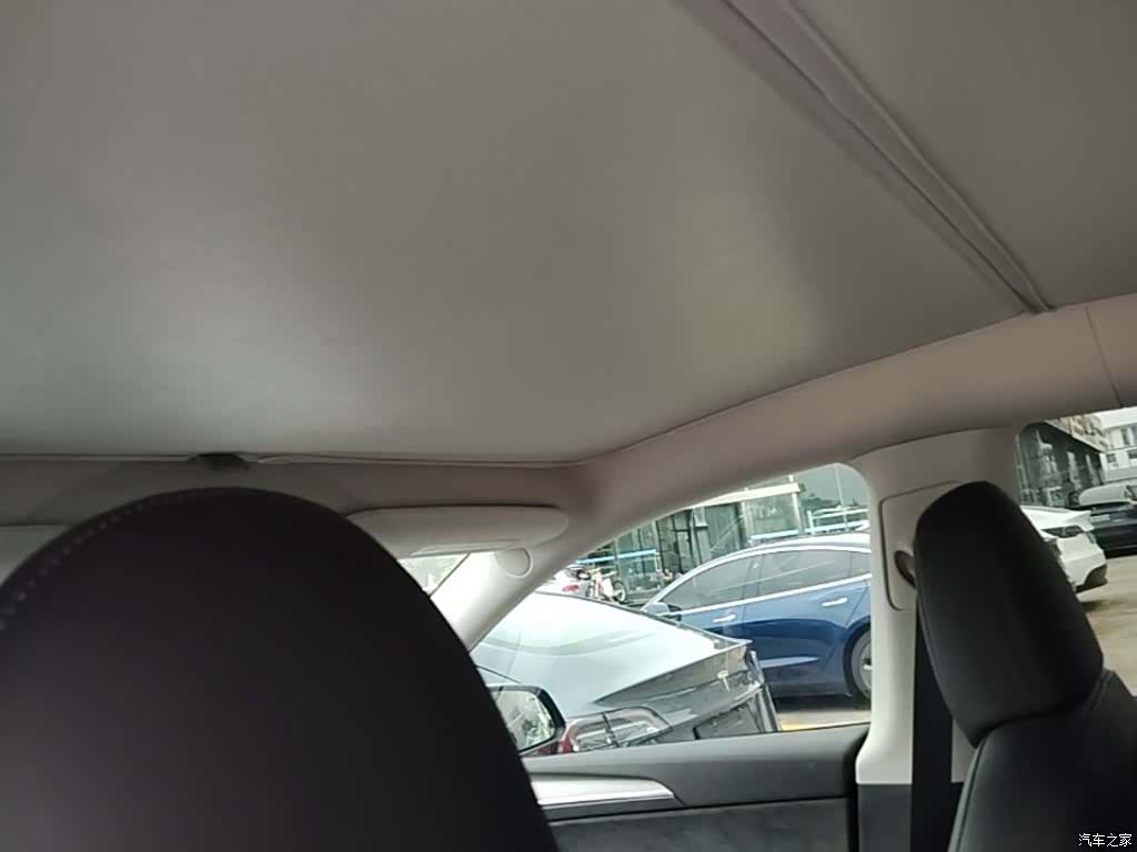 Tesla Model Y, 2024 18