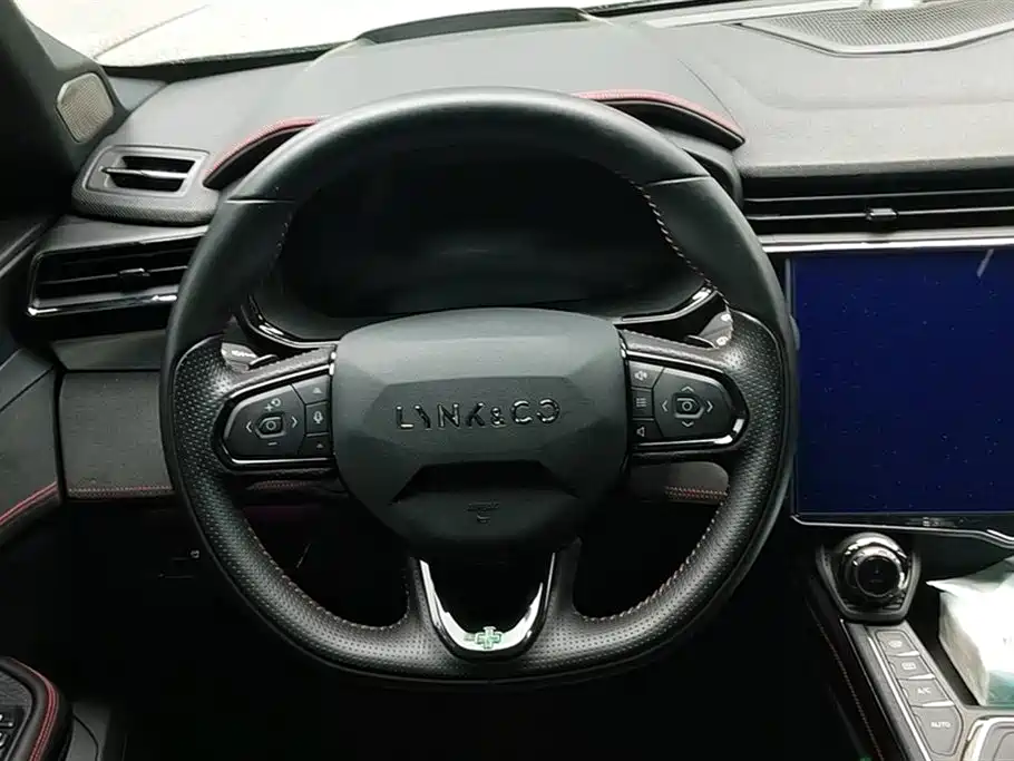 Lynk & Co 05