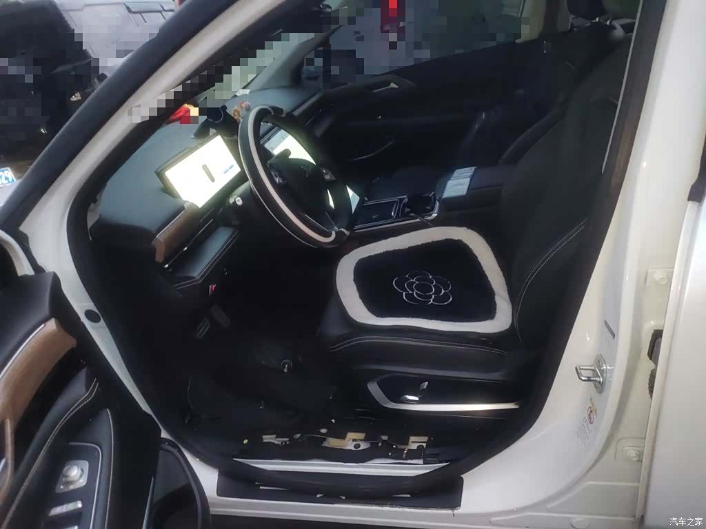 Xpeng P5, 2022 8