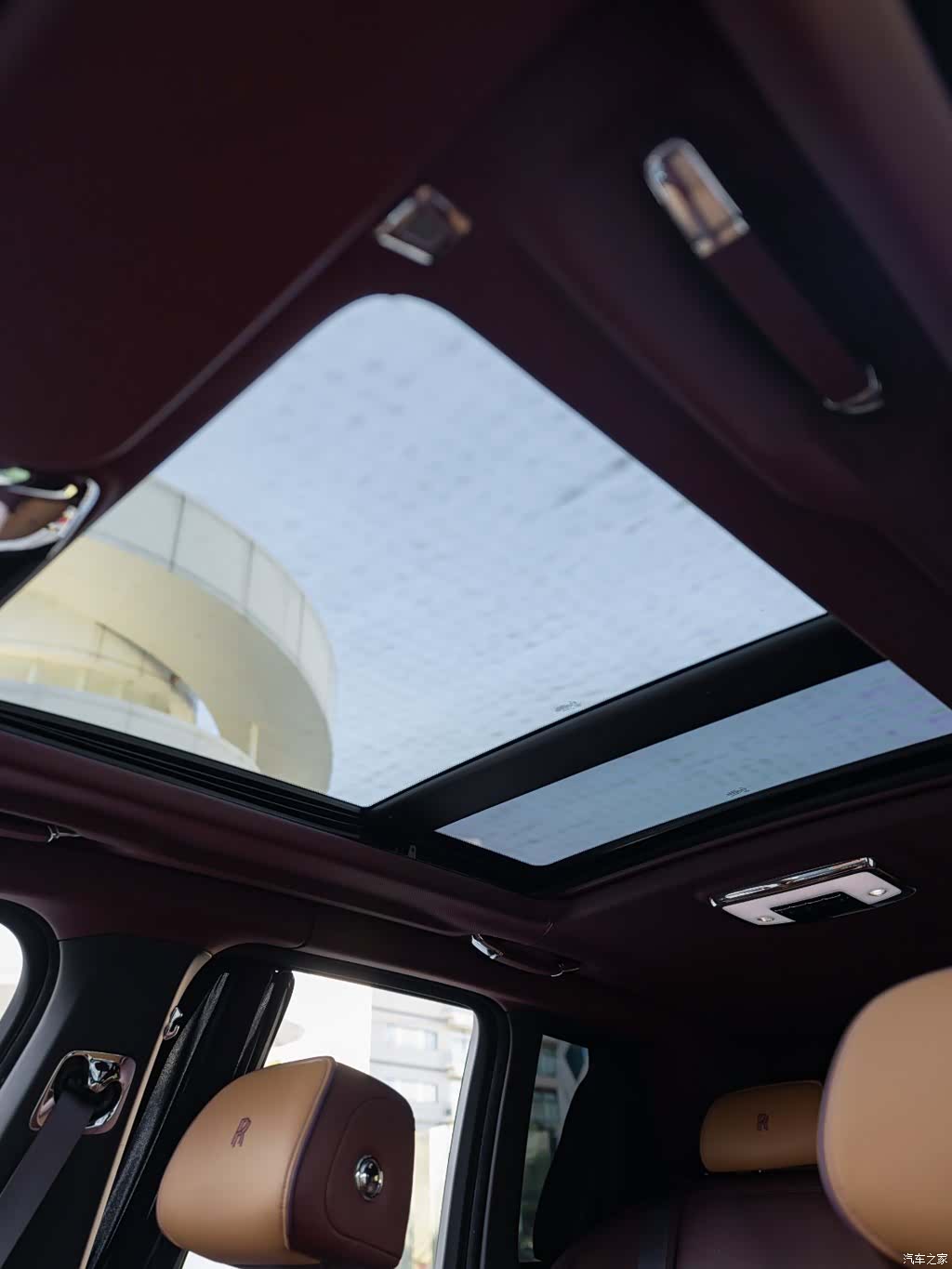 Rolls-Royce Cullinan, 2022 19