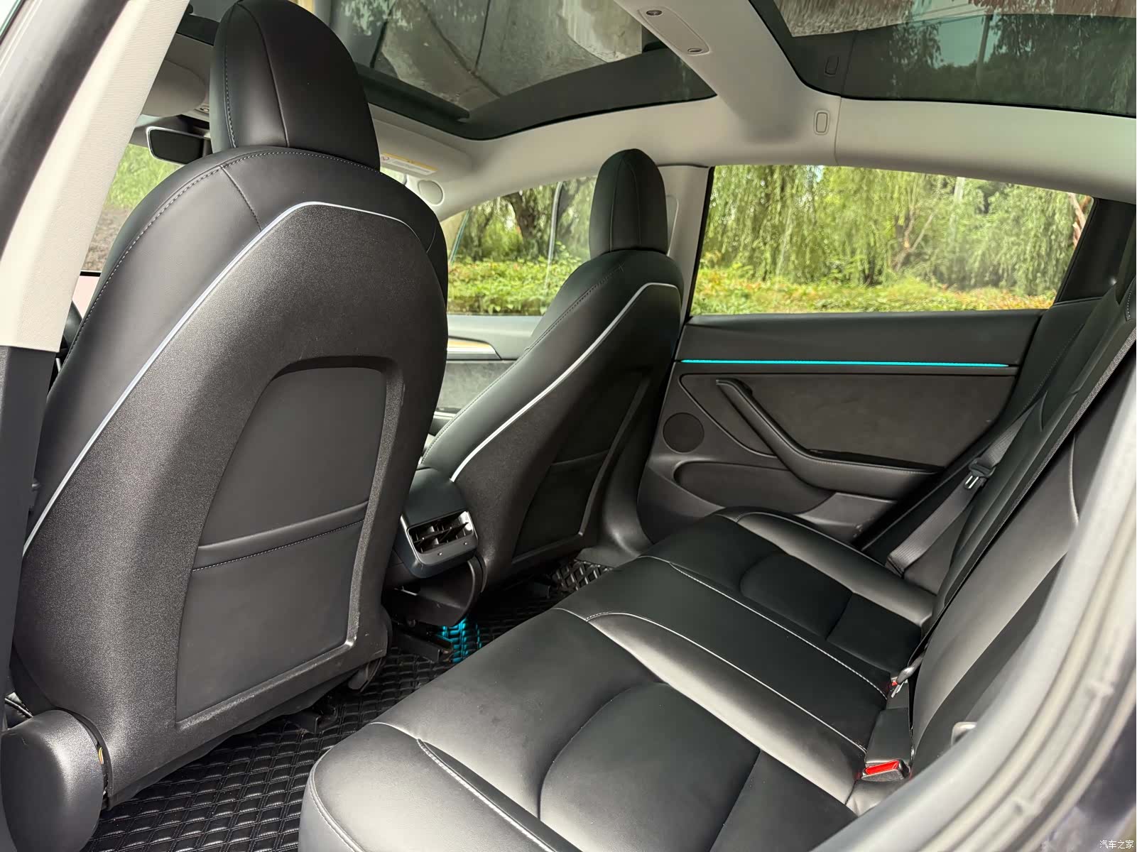 Tesla Model 3, 2023 13