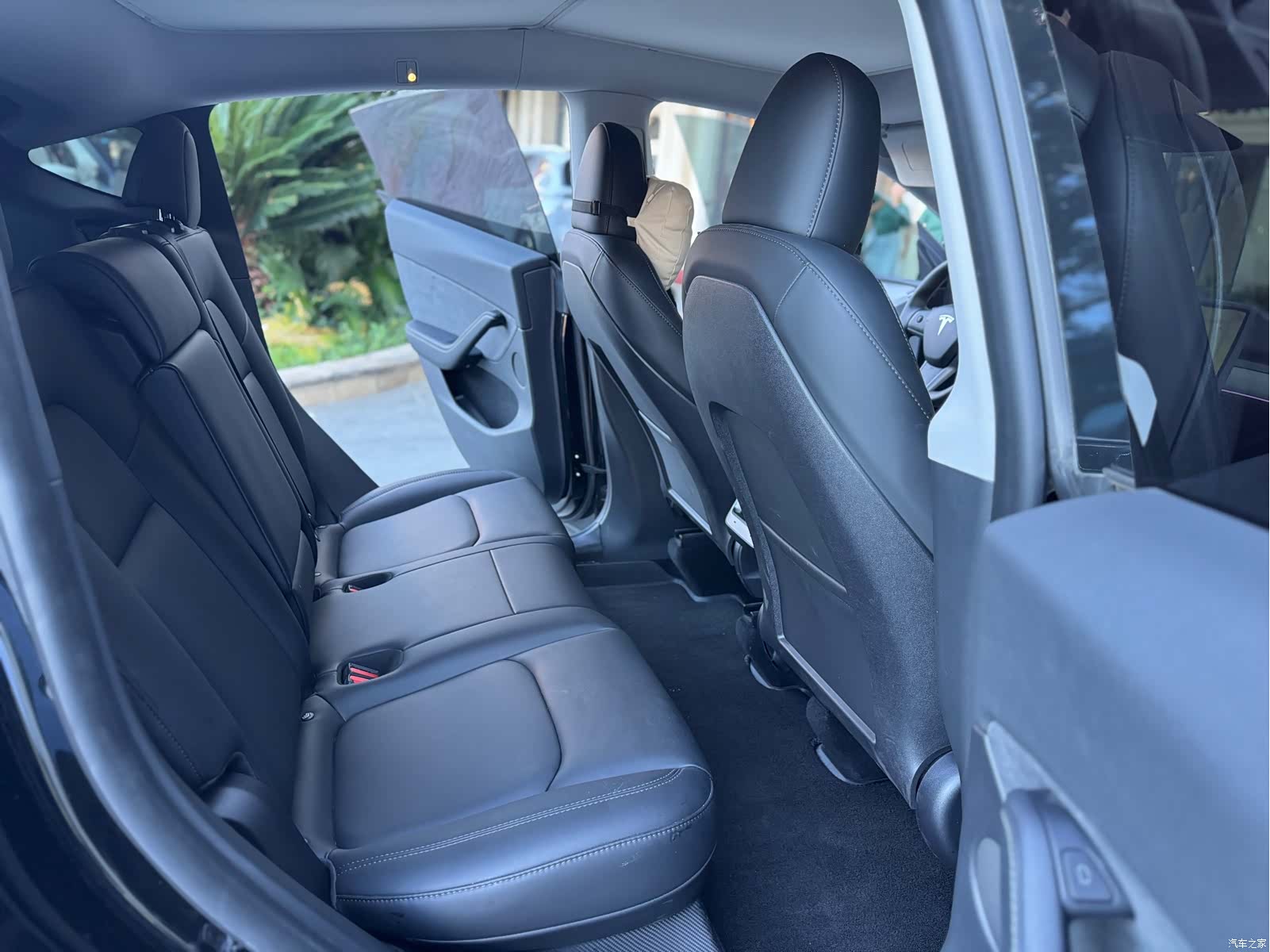 Tesla Model Y, 2024 7