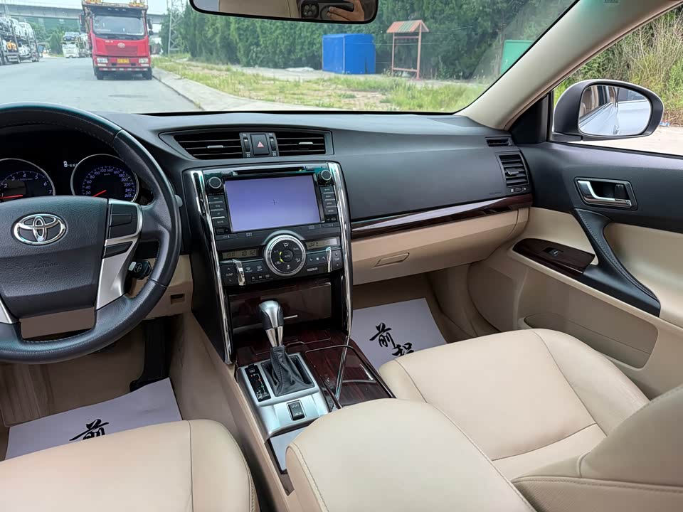 Toyota Reiz Toyota Reiz