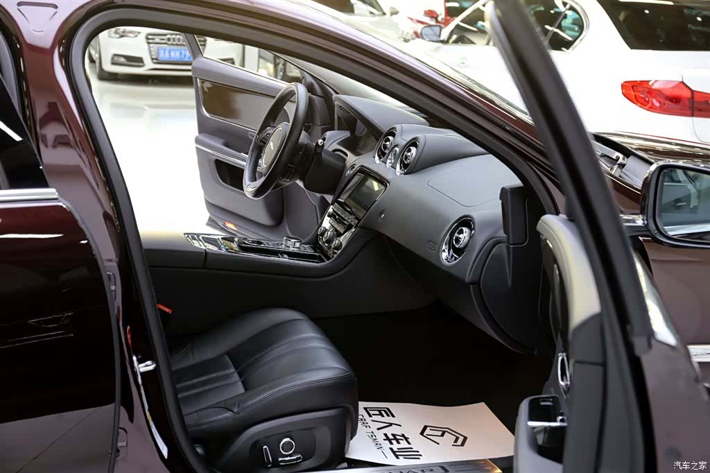 Jaguar XJ, 2019 16
