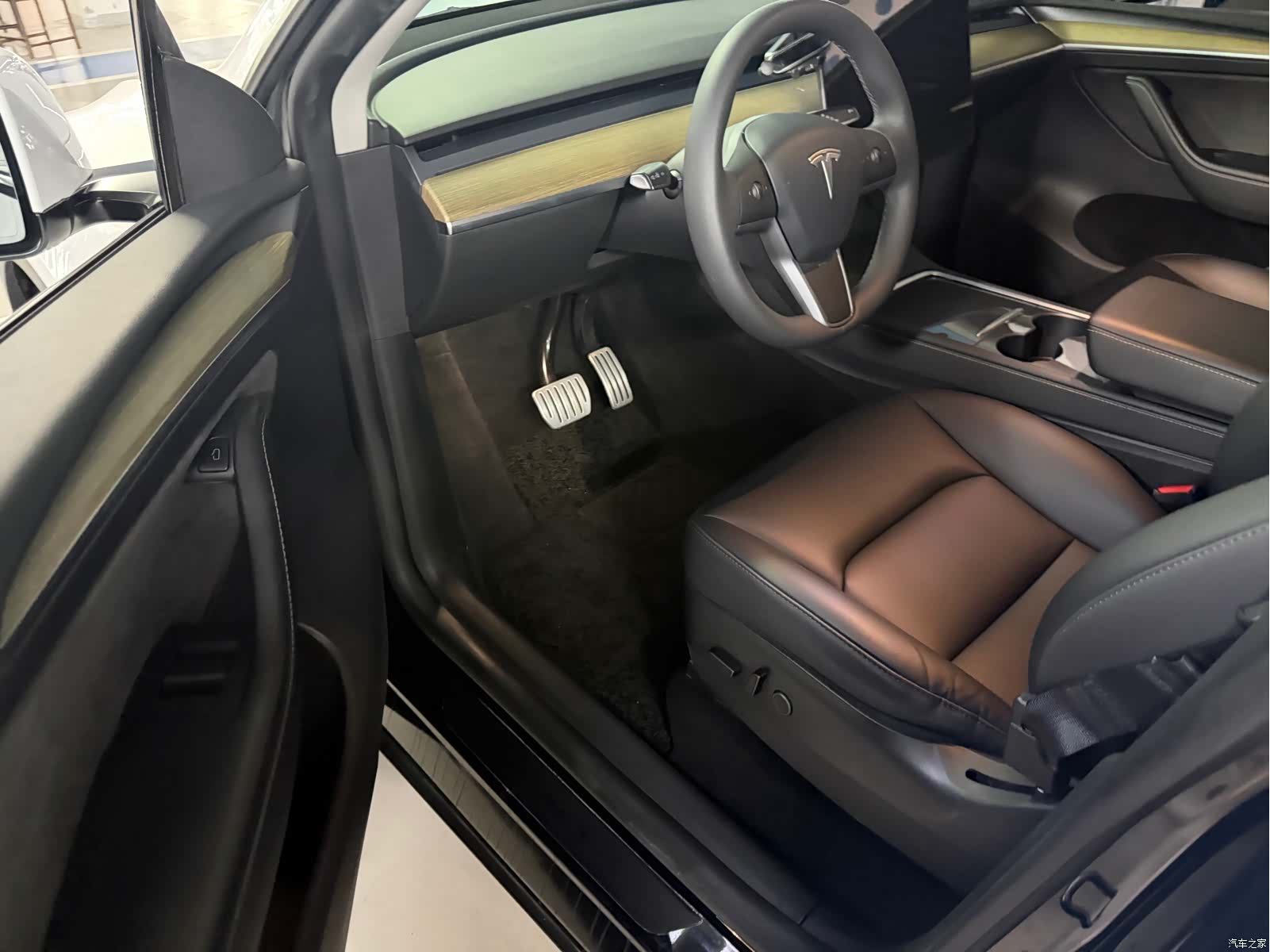 Tesla Model Y, 2023 8