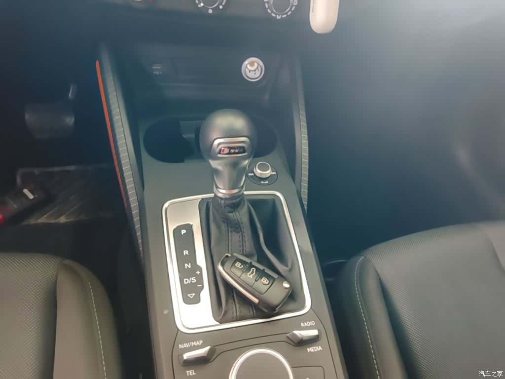 Audi Q2L, 2020 14