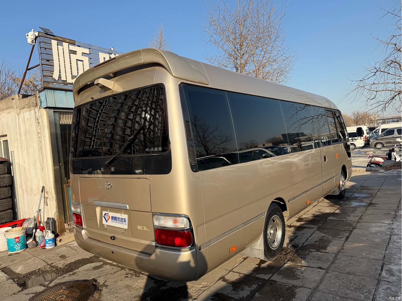 Toyota Coaster, 2012 10