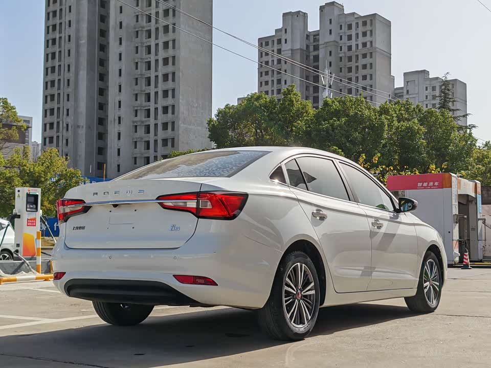 Roewe i5