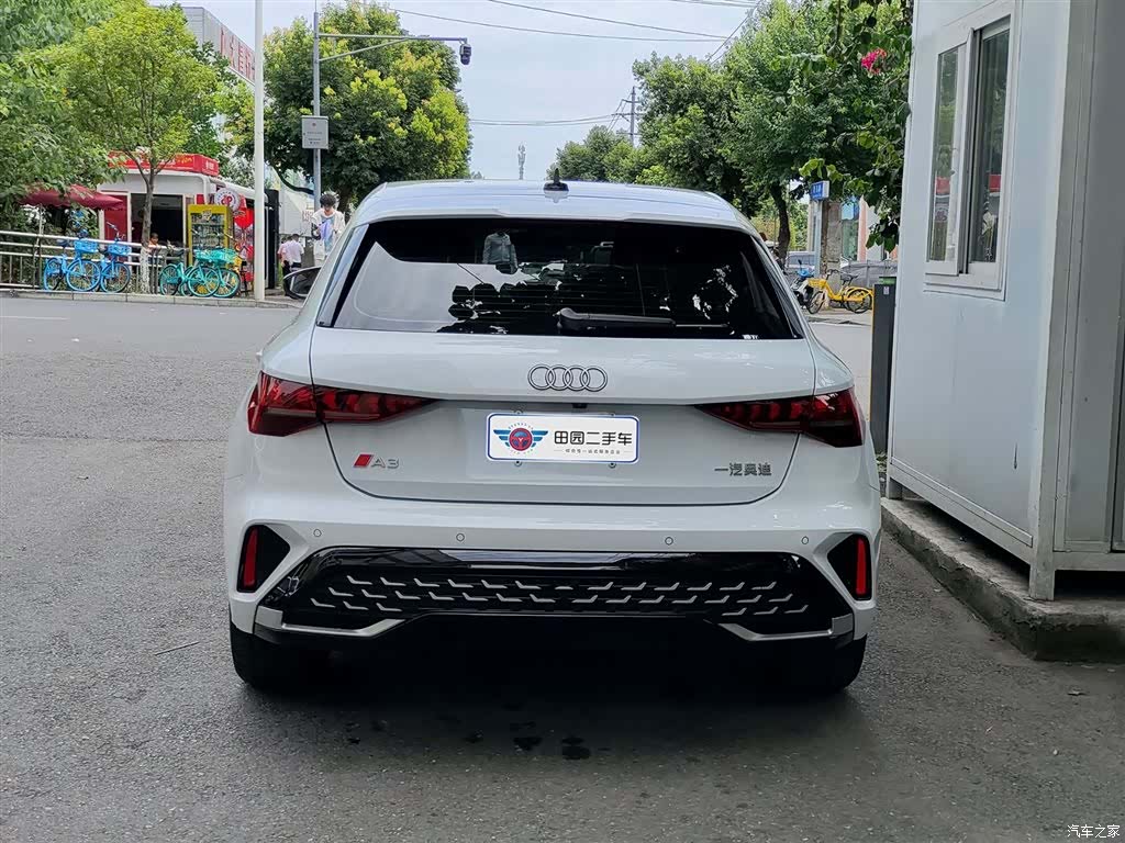 Audi Flying Spur, 2025 все фото