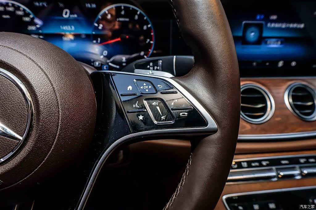 Mercedes-Benz E-Class, 2021 12