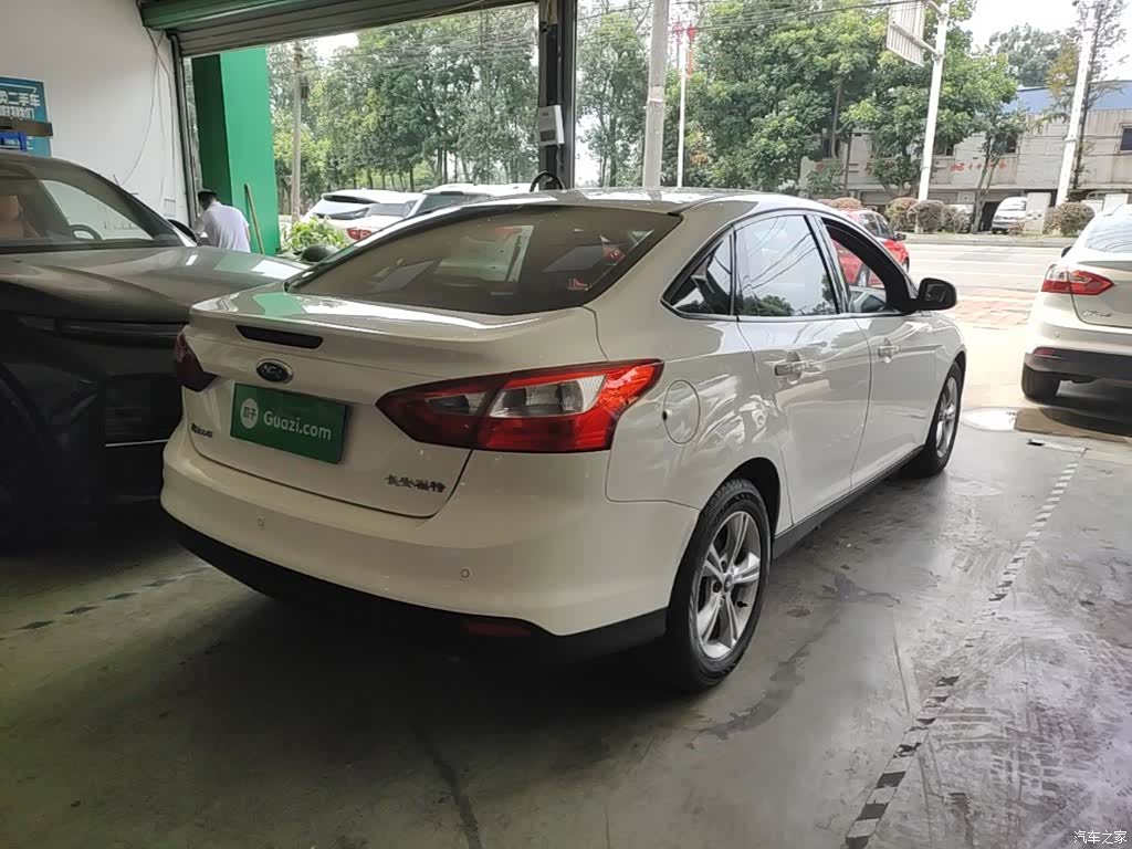 Ford Focus, 2015 7