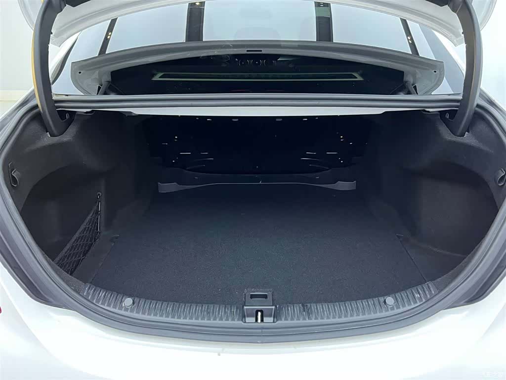Mercedes-Benz C-Class, 2018 11
