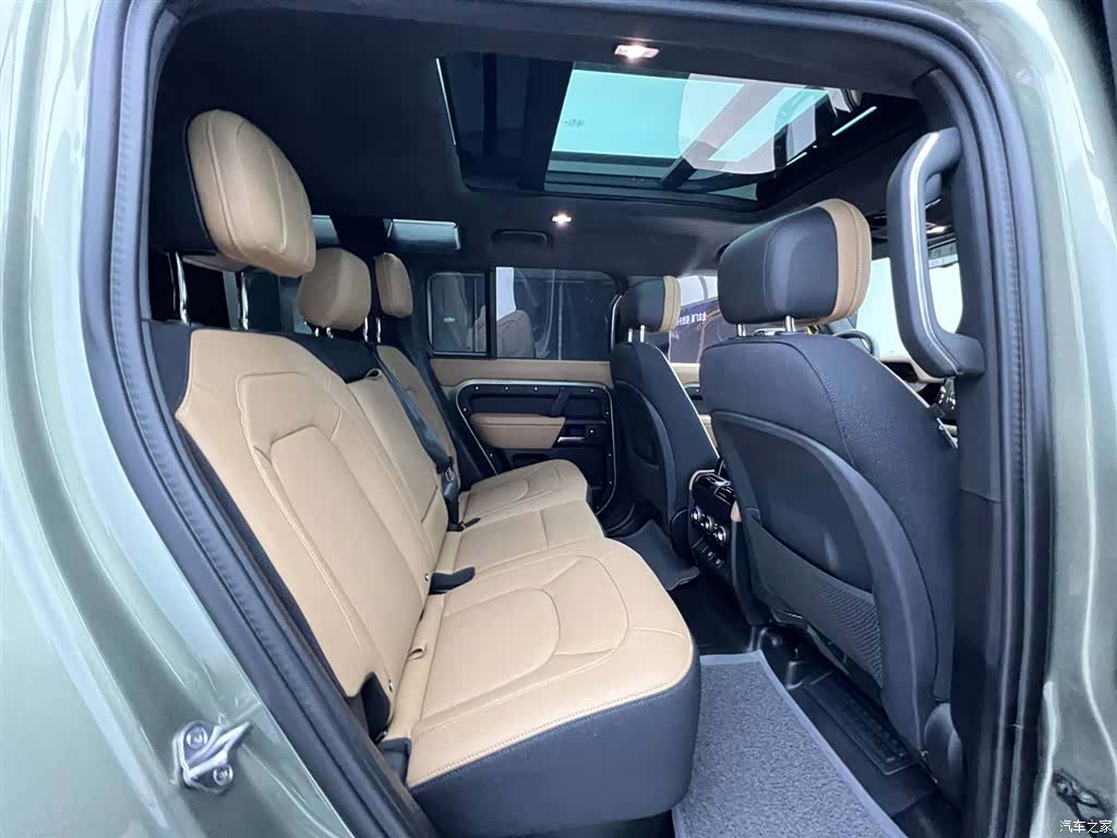 Land Rover Defender, 2025 26