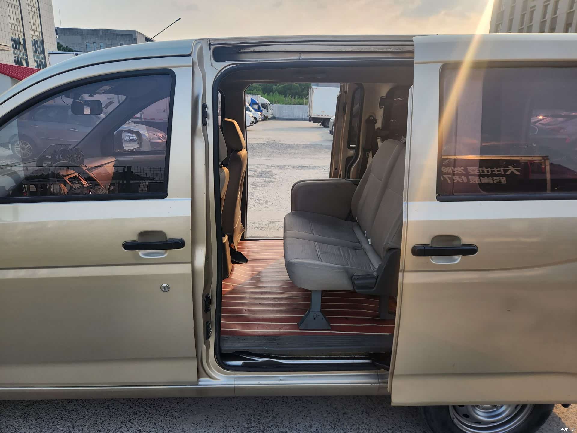 Wuling V, 2017 9