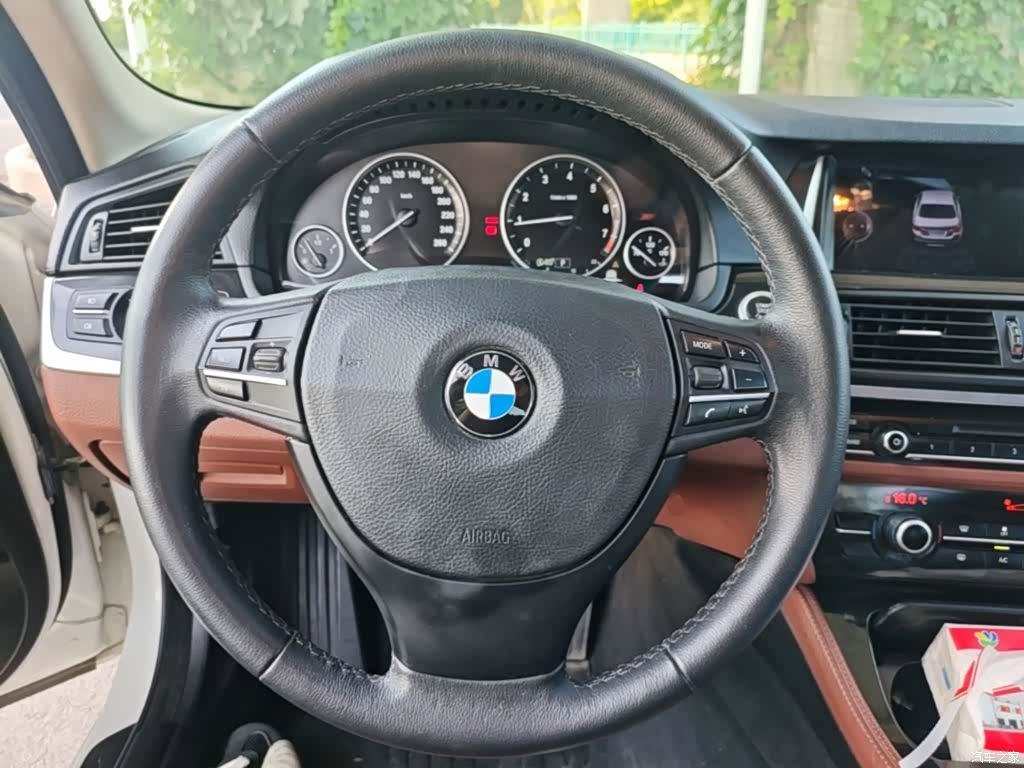 BMW 5 Series, 2015 11