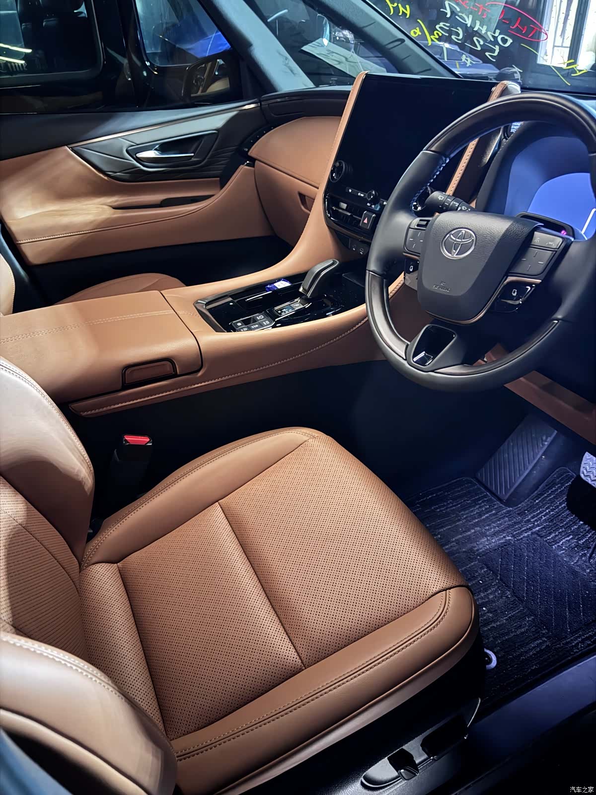 Toyota Vellfire, 2026 4