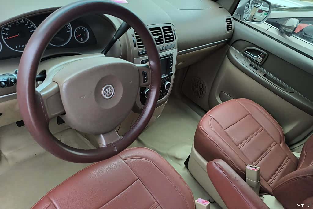 Buick GL8, 2016 12