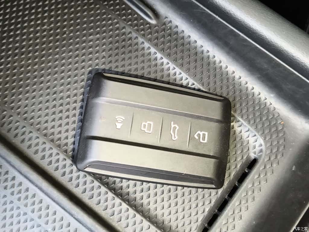 Tank 300, 2025 9