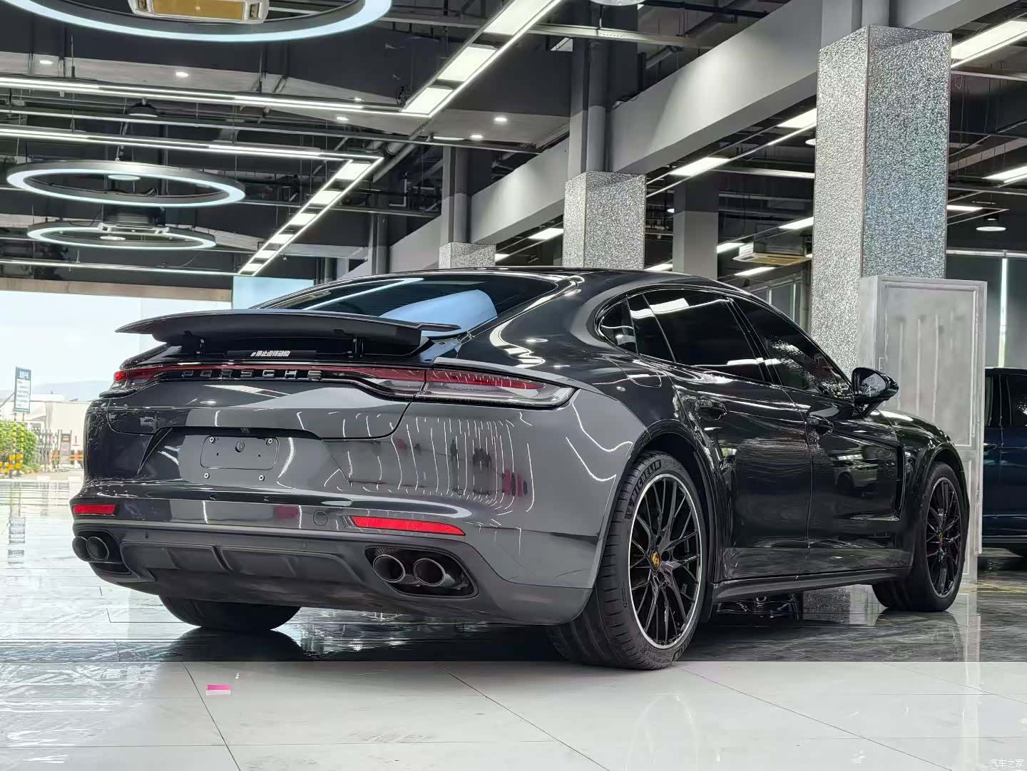 Porsche Panamera, 2023 9