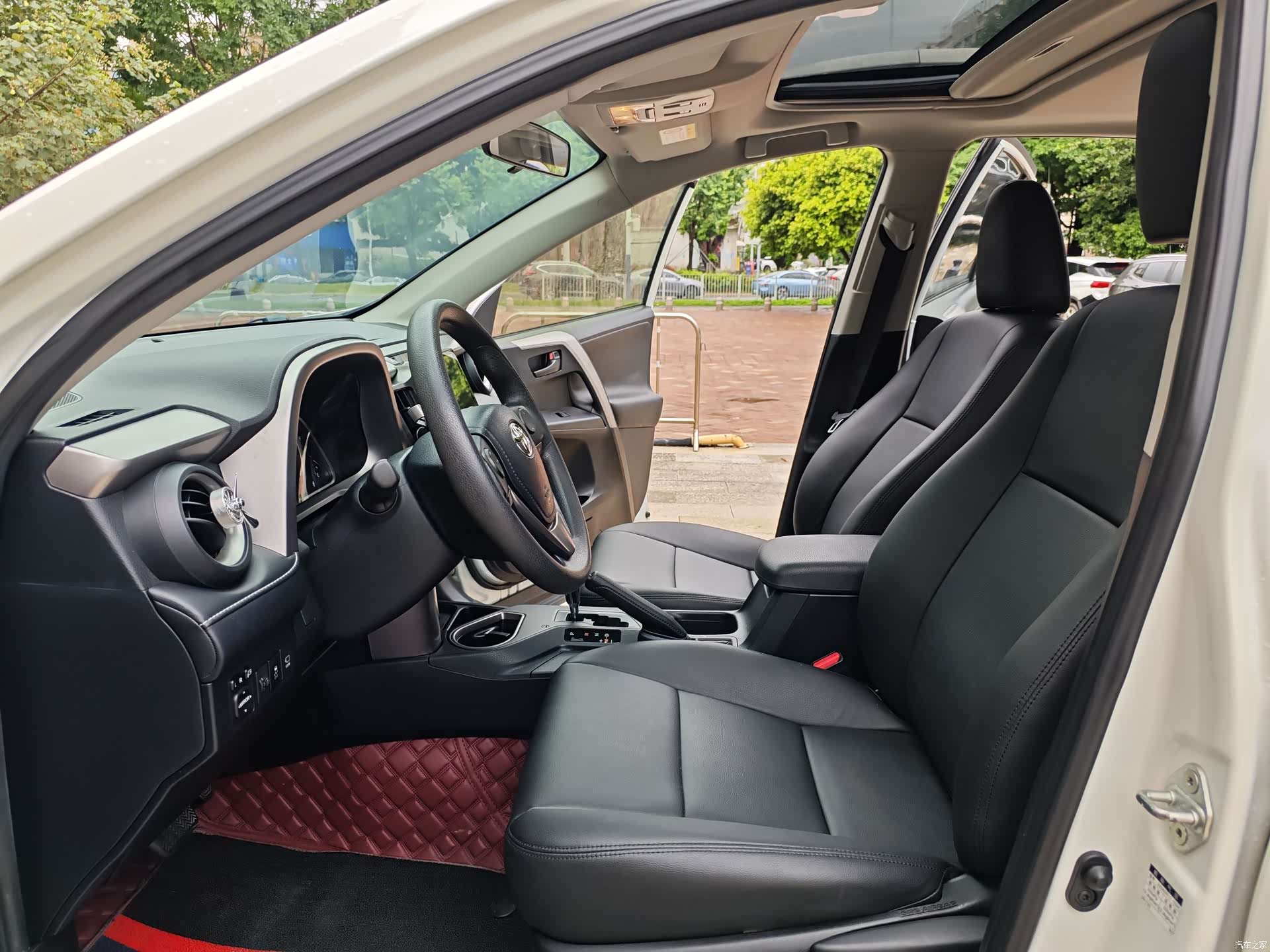 Toyota RAV4, 2019 10