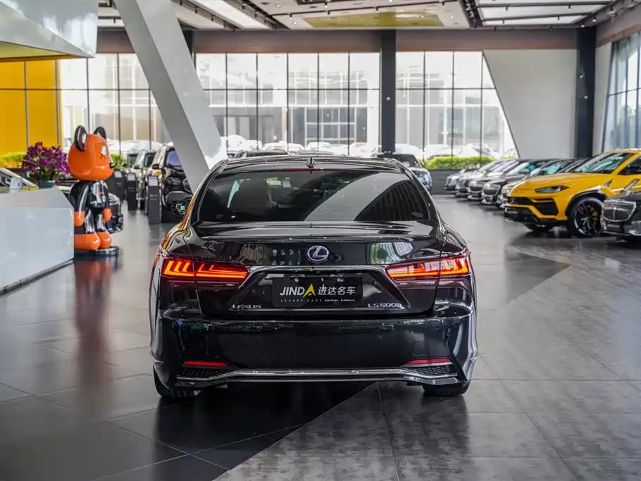 Lexus LS