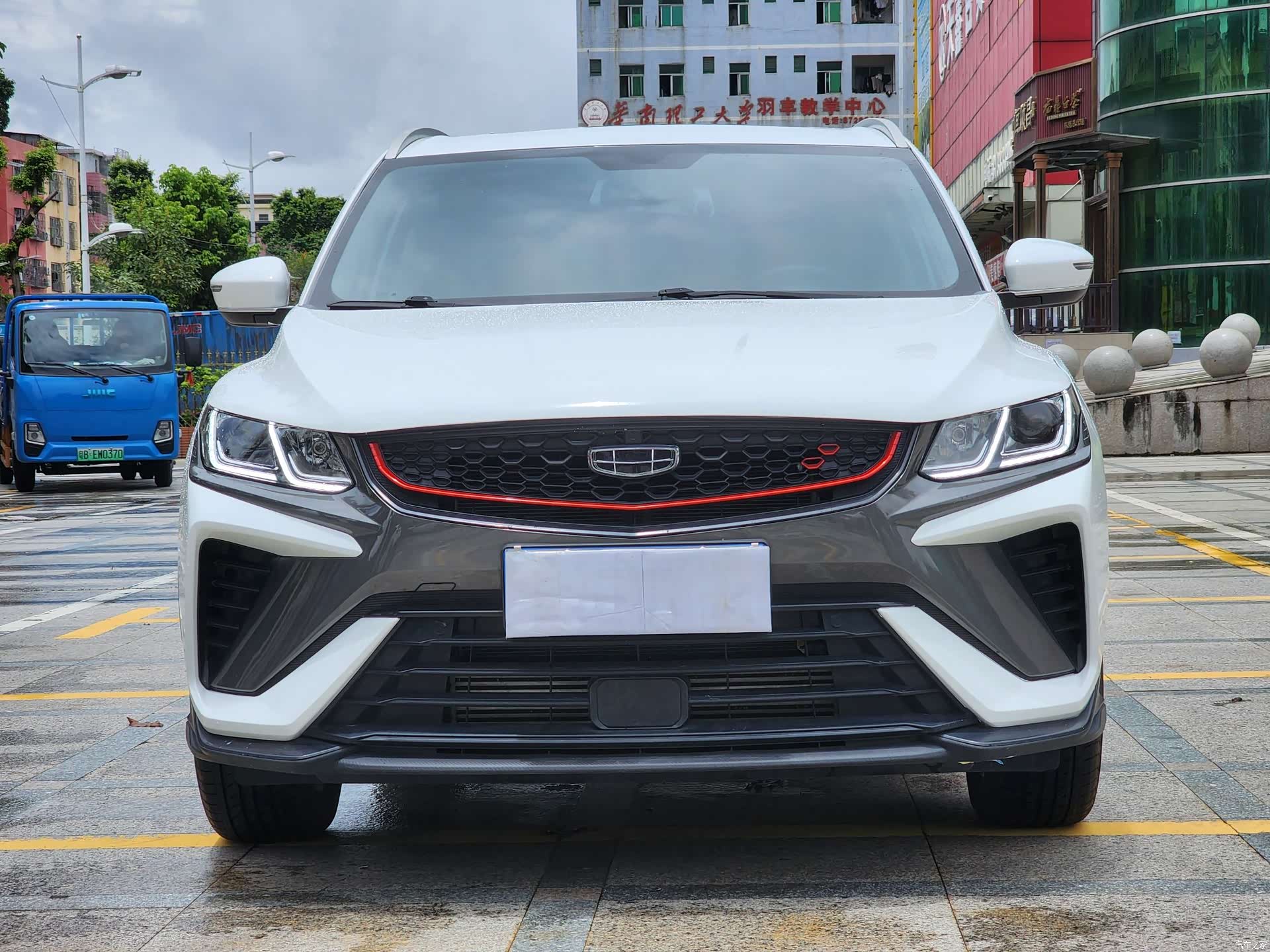 Geely Coolray, 2022 2