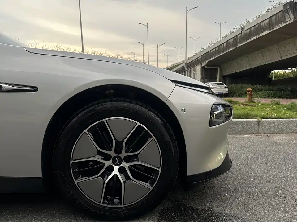 XPENG P7