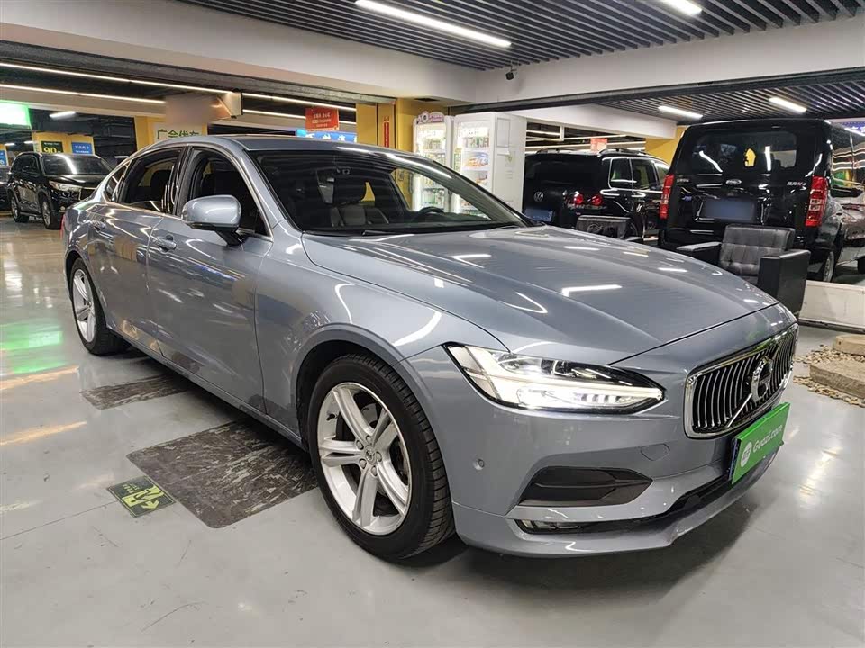 Volvo S90