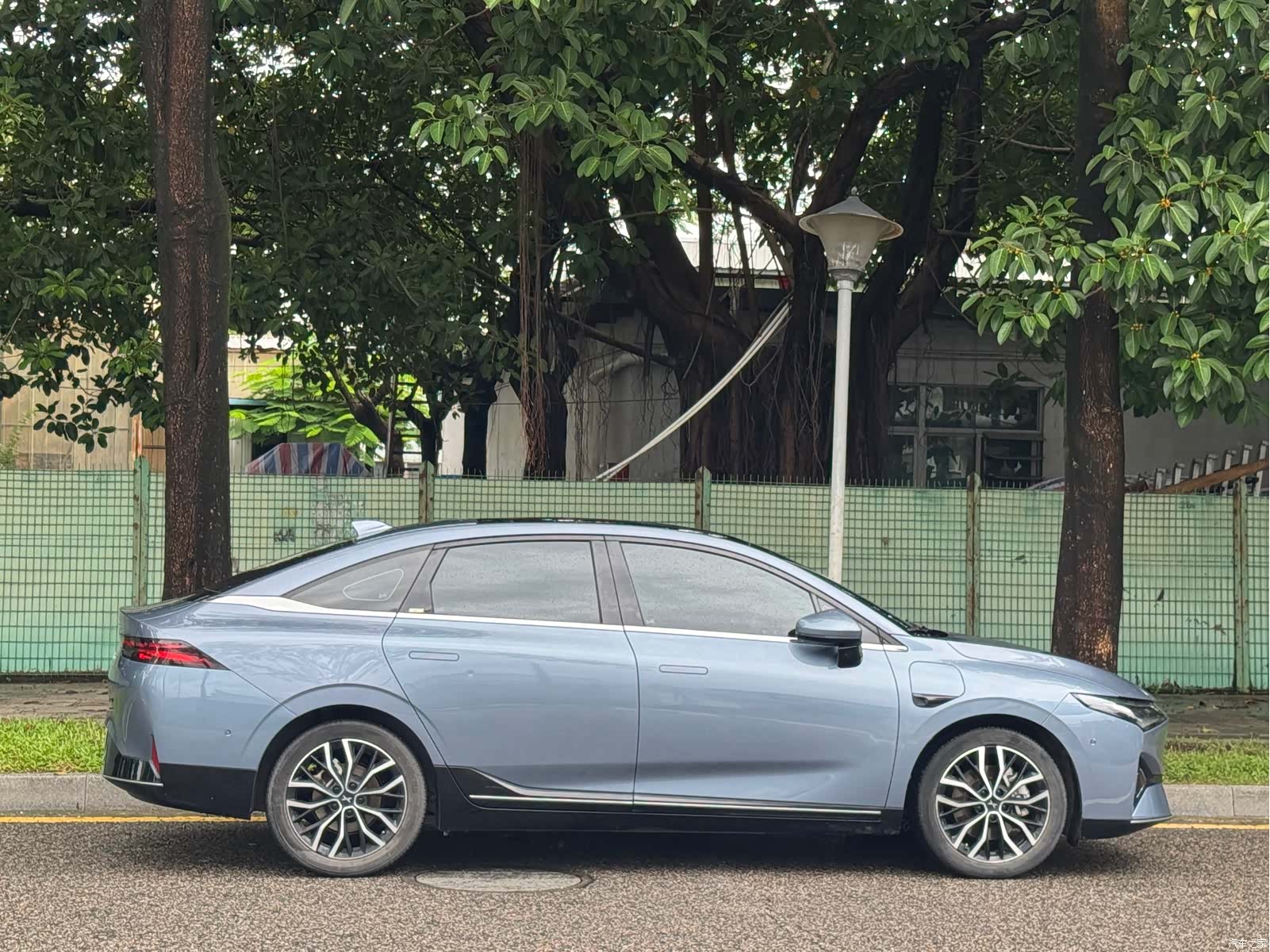 Xpeng P5, 2022 13