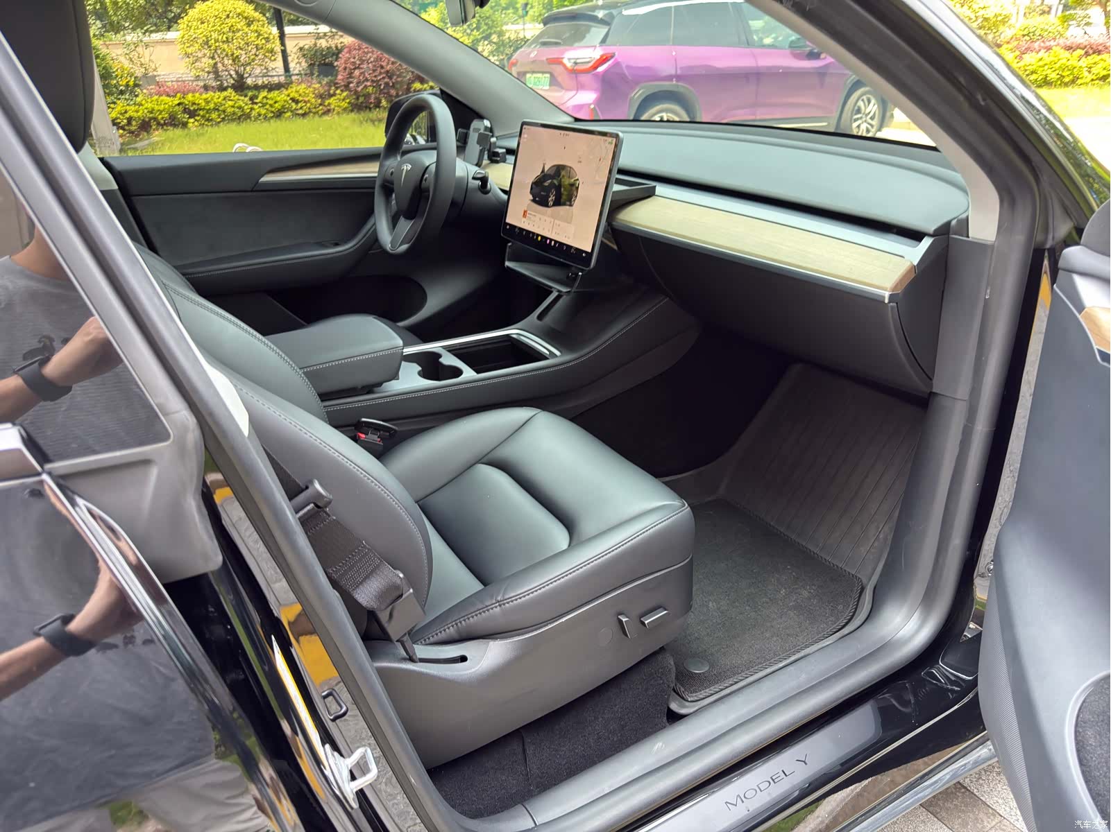 Tesla Model Y, 2023 4