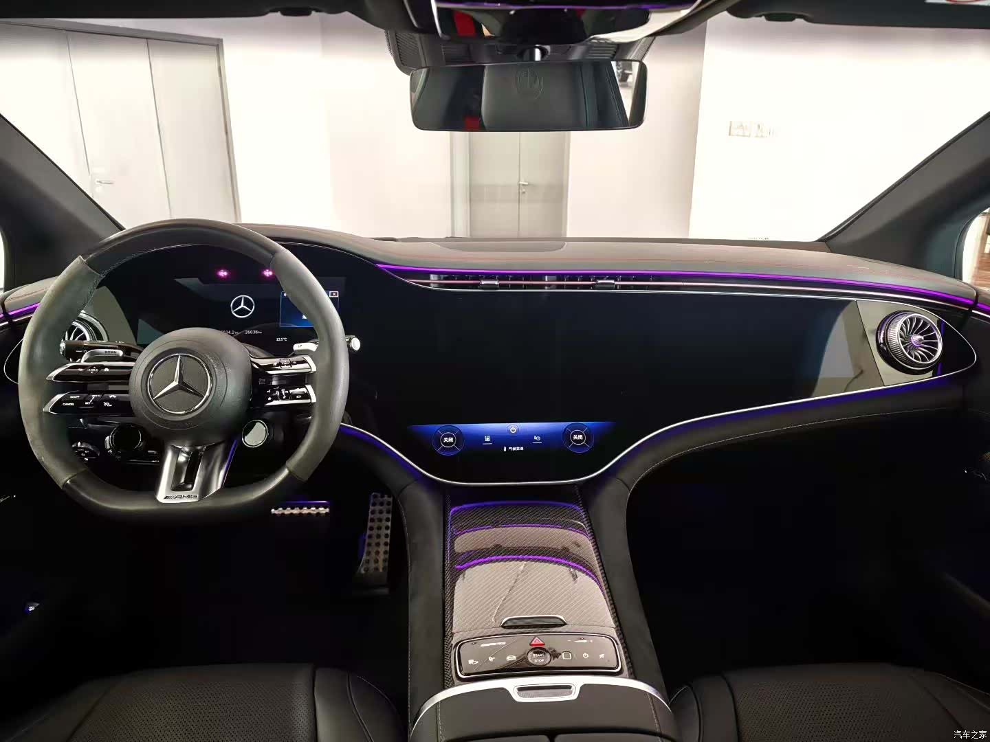 Mercedes-Benz EQE, 2024 3