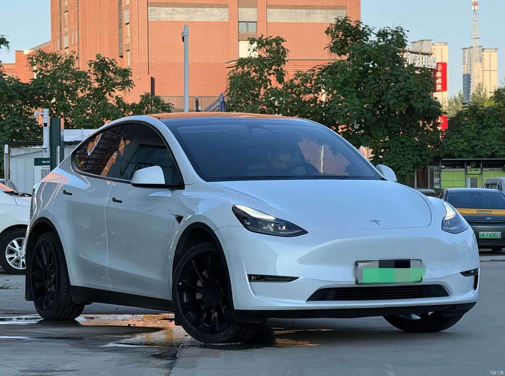 Tesla Model Y, 2024 3