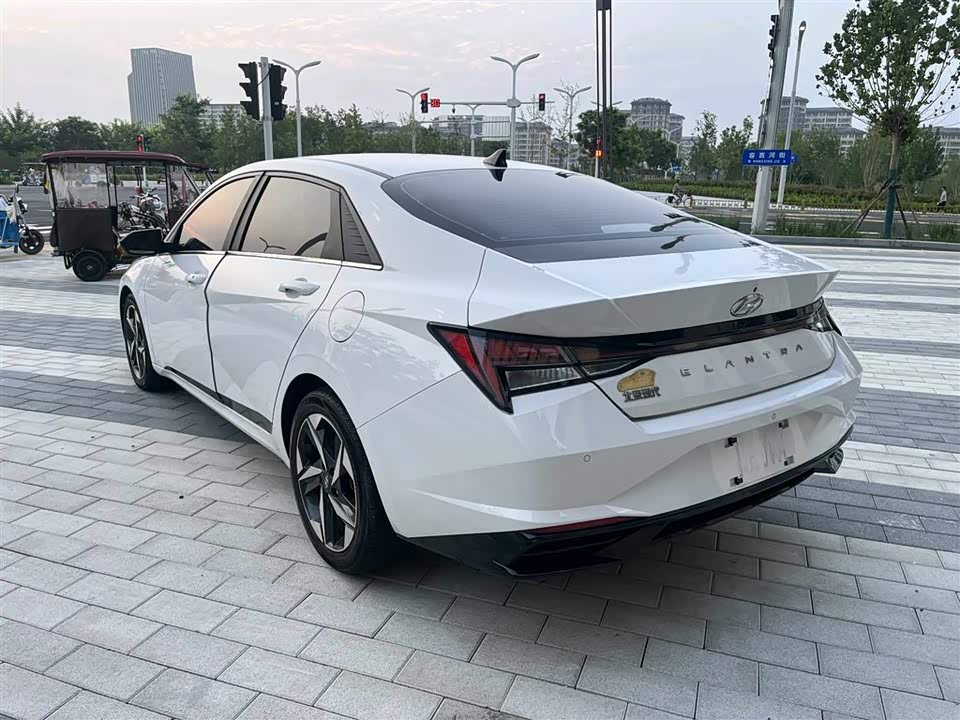 Hyundai Elantra
