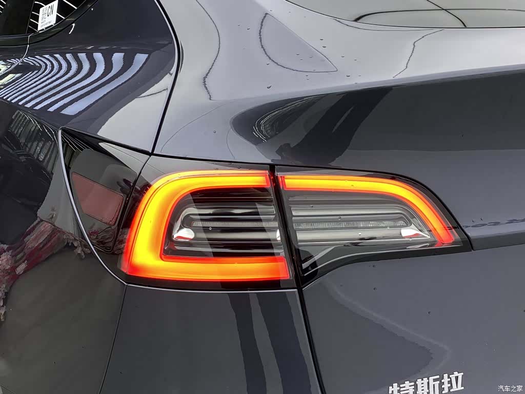 Tesla Model Y, 2023 12