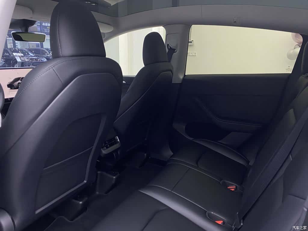 Tesla Model Y, 2023 6