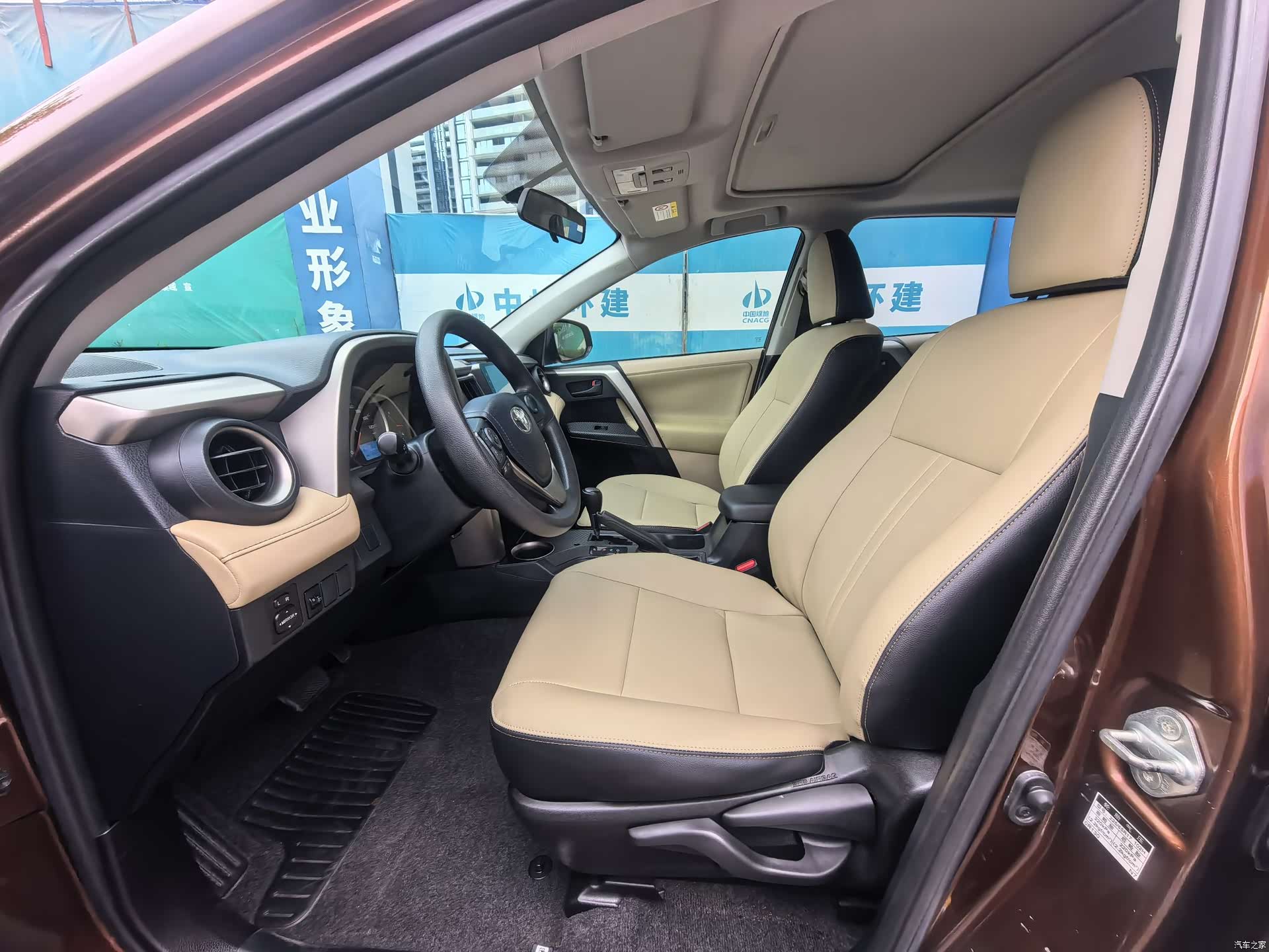 Toyota RAV4, 2016 все фото