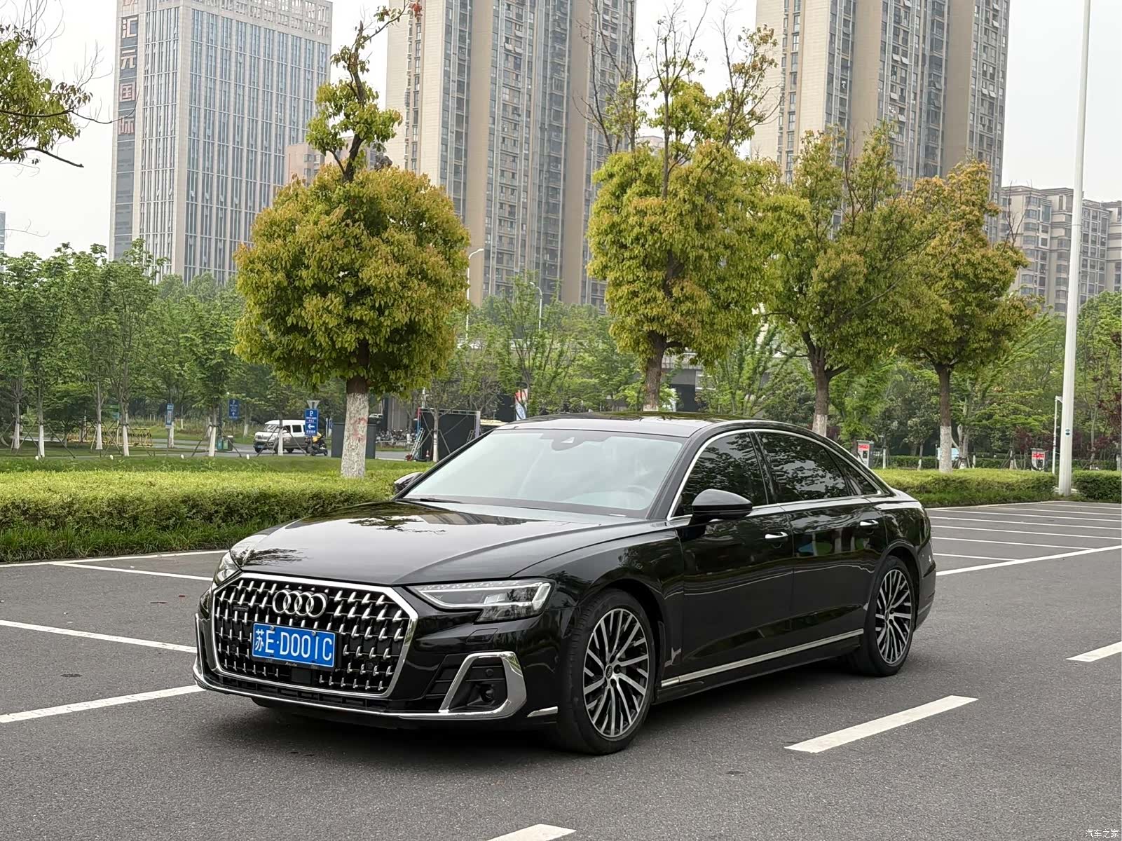 Audi A8L, 2023 1