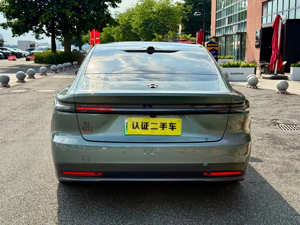 NIO ET7