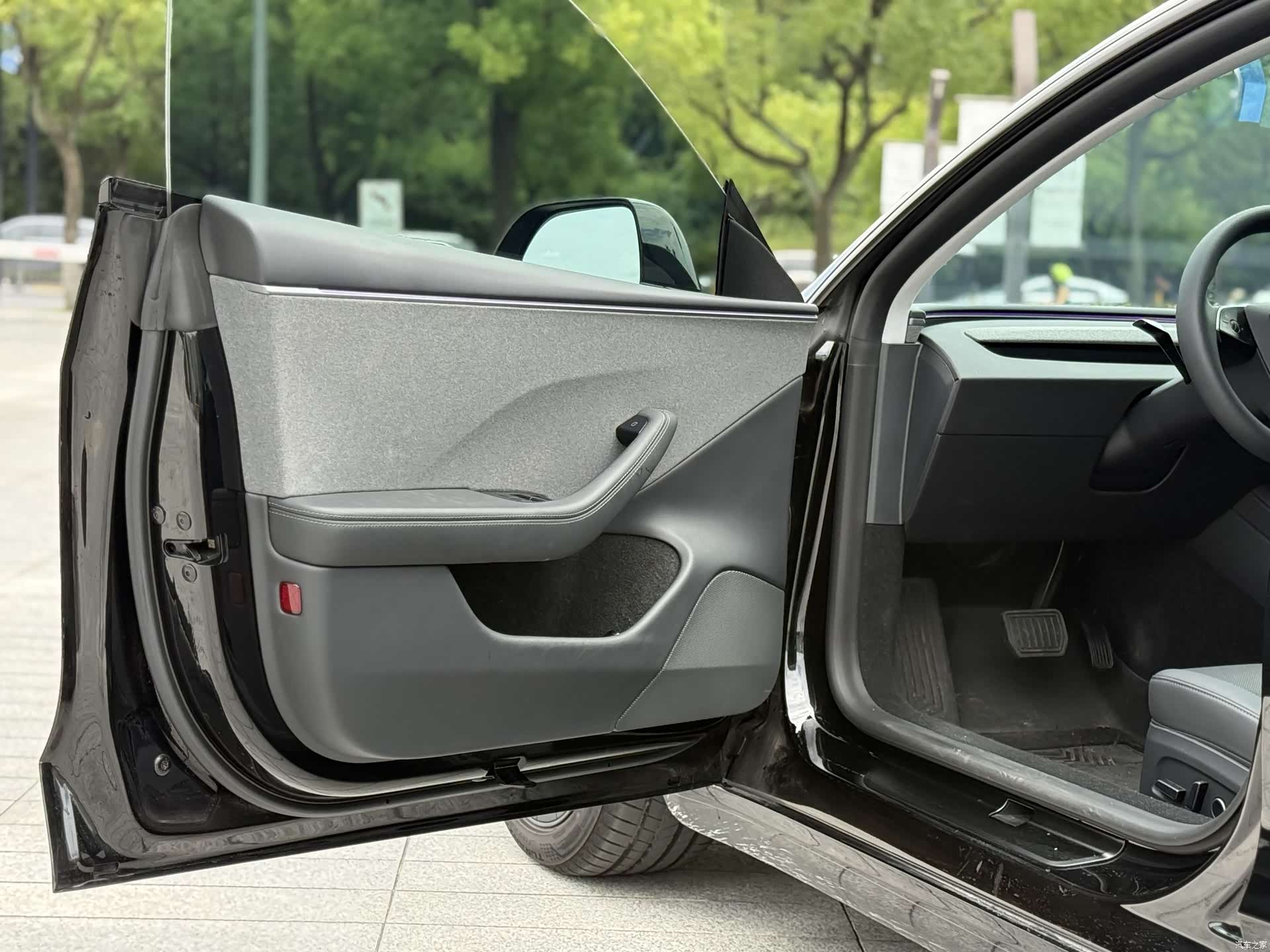 Tesla Model 3, 2025 4