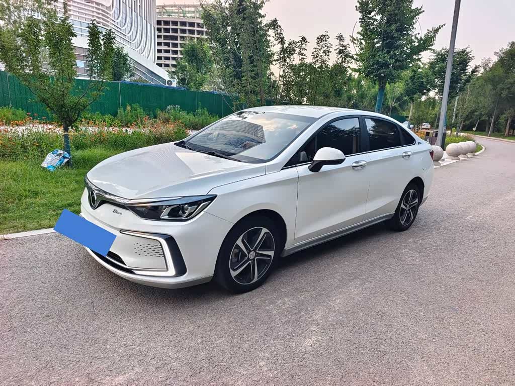BAIC EU5