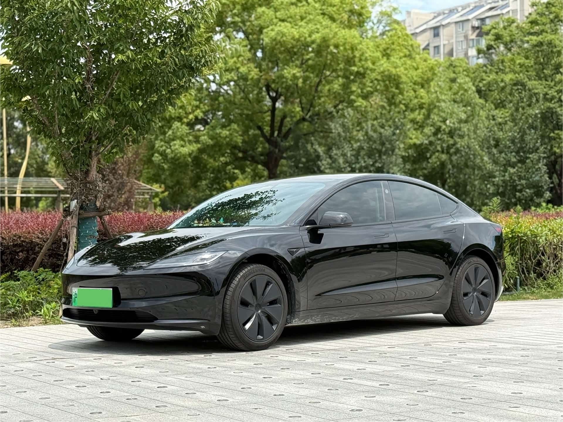 Tesla Model 3, 2025 1