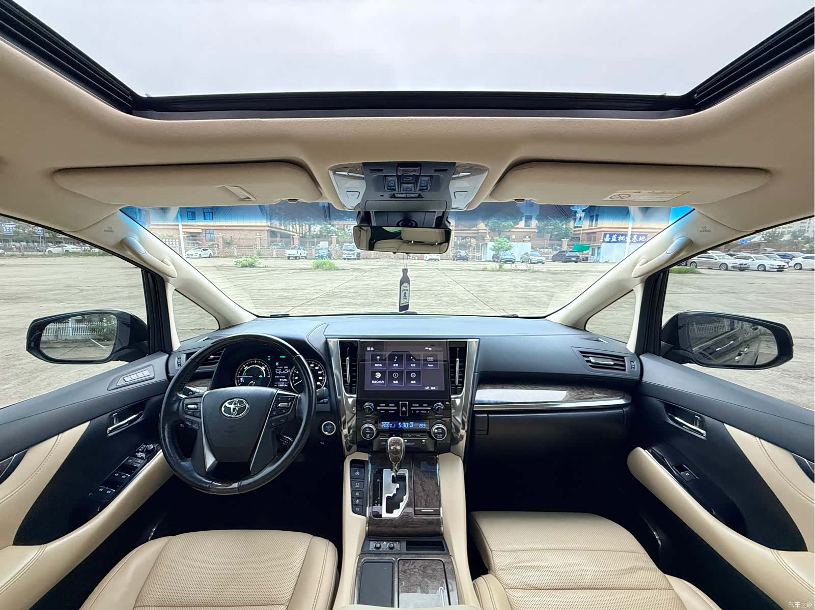 Toyota Vellfire, 2021 8