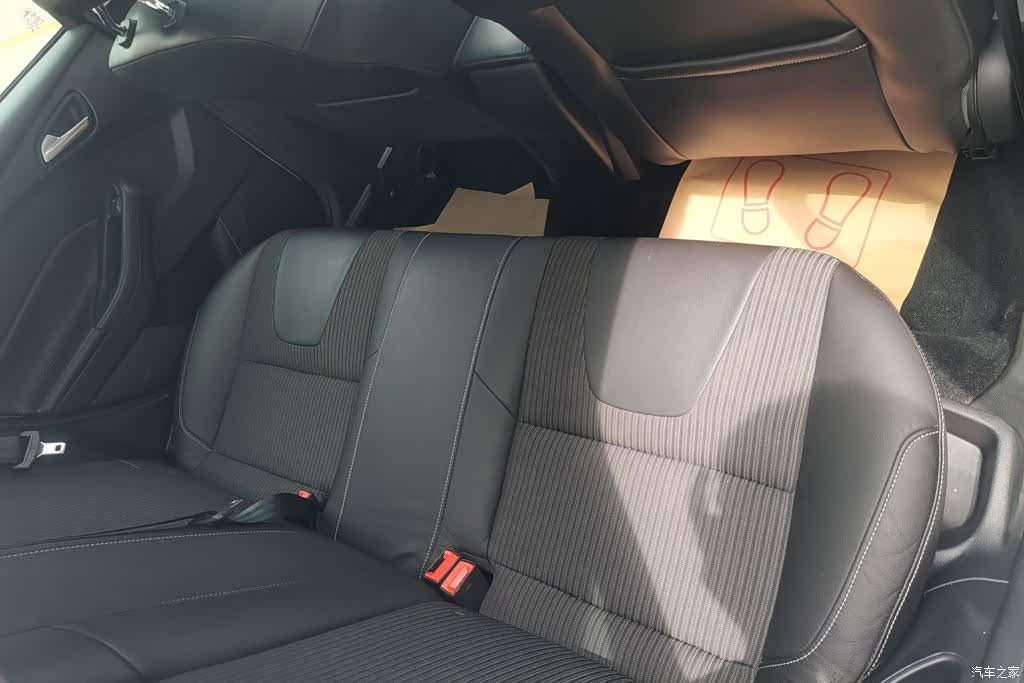 Ford Focus, 2015 11